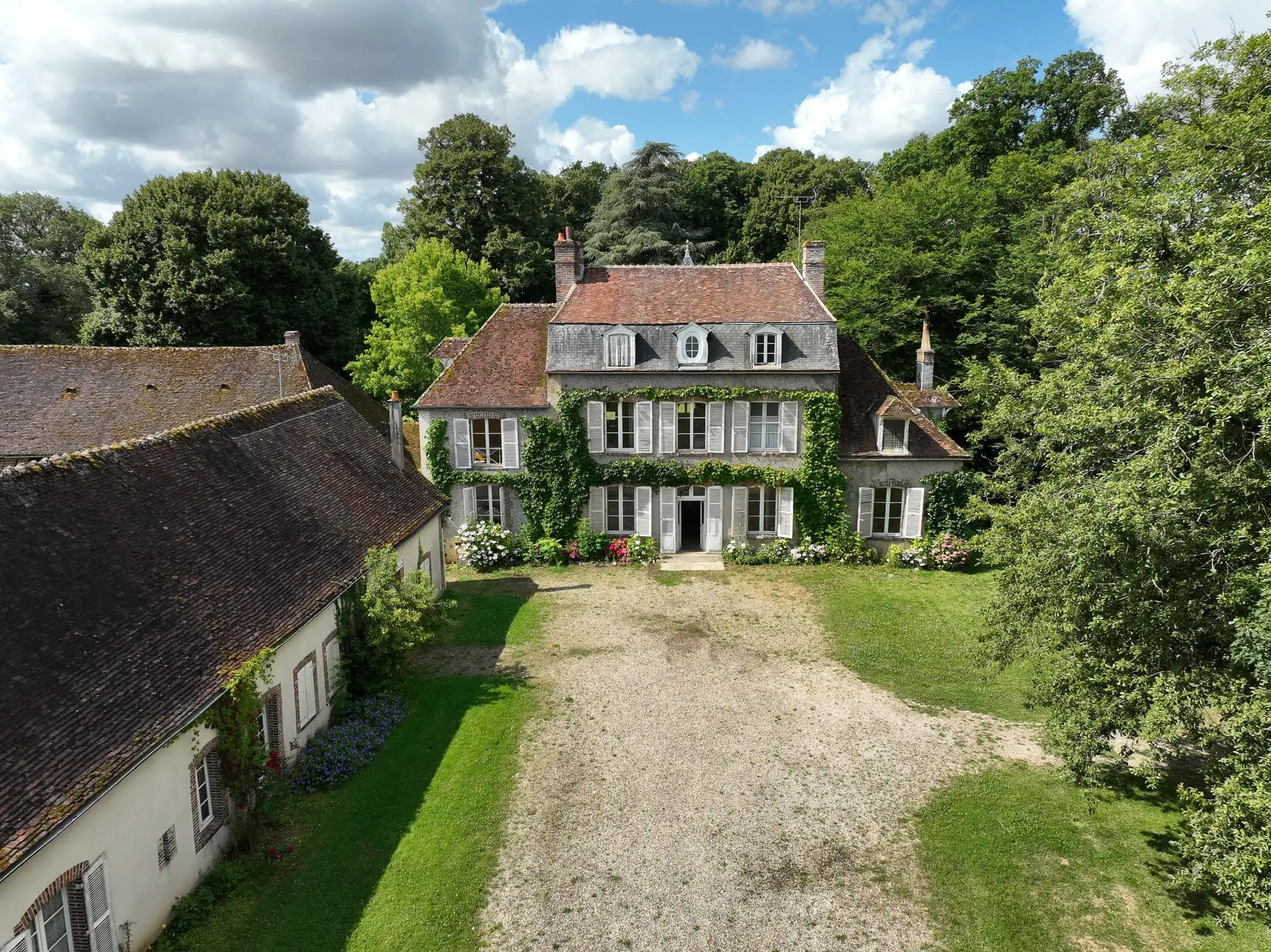 domaine réception location mariage orangerie gîtes campagne Paris Bourgogne Augustine